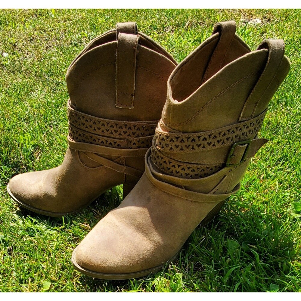 Rampage Women's Size 7 Tan Mircosuede Fashion Boots